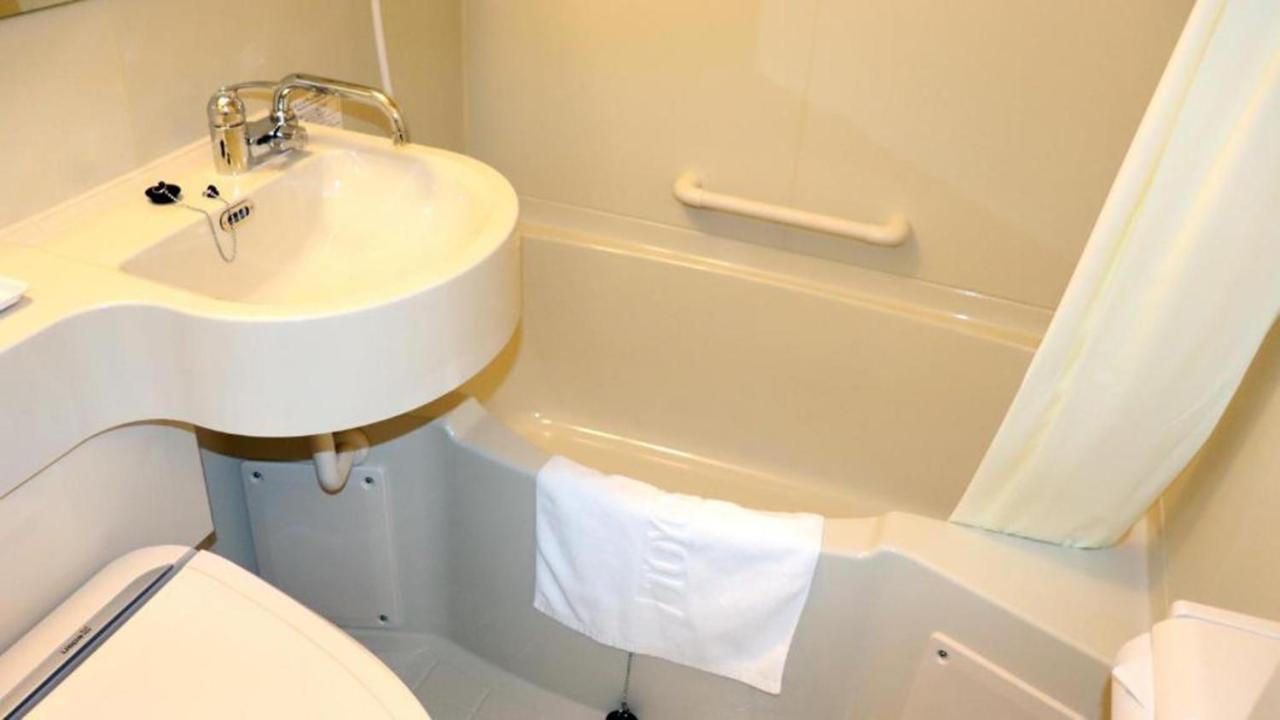 Toyoko Inn Hiroshima-Eki Stadium Mae Extérieur photo