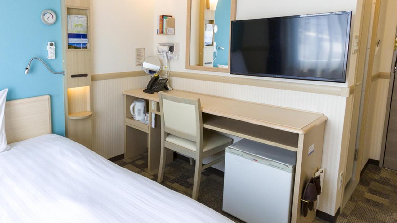 Toyoko Inn Hiroshima-Eki Stadium Mae Extérieur photo